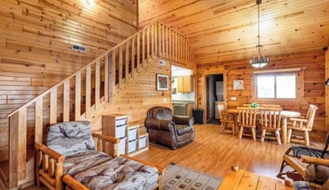 nBeautiful cabin located near Three Bears Park/Jellystone