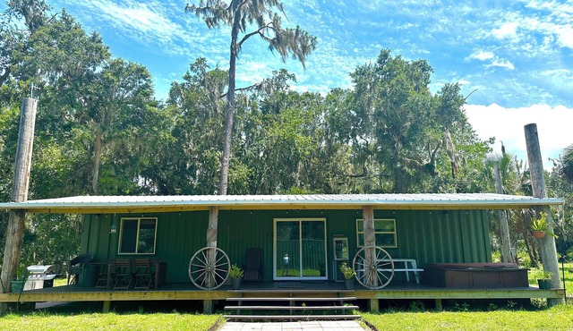 nBeautiful Container Home in Lithia, FL for 4 people.