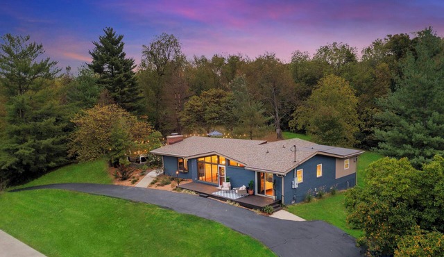 nBourbon Trail, Hot Tub, Pool, Quiet/Peaceful Location, 3 King Beds