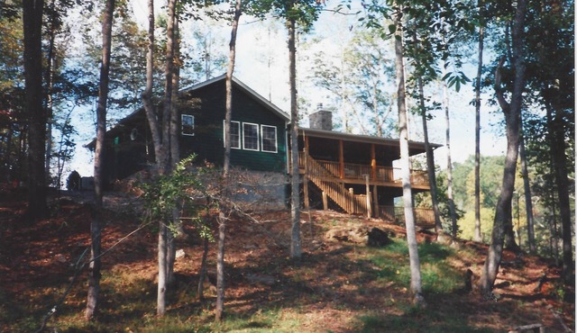 NC Cabin Creekside: Stunning Creek Views, Sleeps 7 —5 Stars