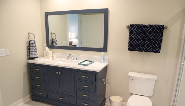 NCAA Football, 2BR/2BA-Apt w/Kitchnt, Rm Svc Avail