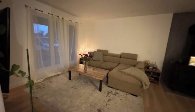 nClean renovated room Just 5 minutes away from Ottawa airport.