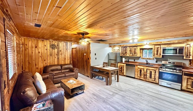 nCozy 2-bedroom, river access, near Smoke Hole, Seneca Rocks & Dolly Sods