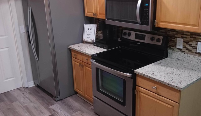 nCozy Vacation home in Orlando close to Disney, Universal and shopping outlets.