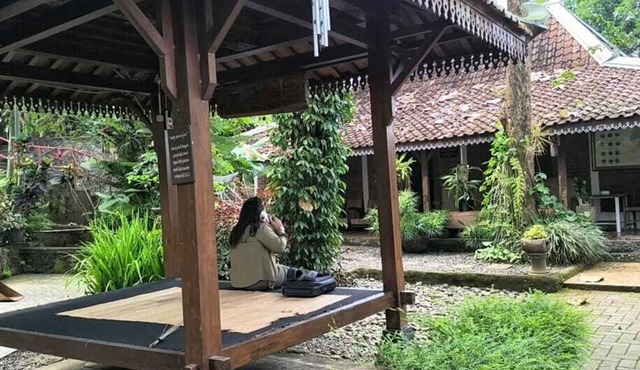 Ndalem Pengkok Homestay