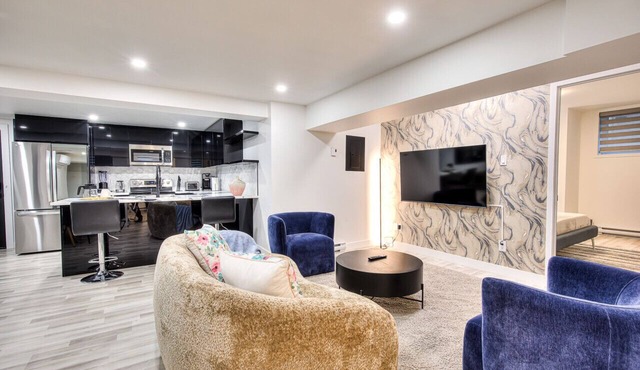 NDG Dreams! New & Modern 3BR Easy City Life