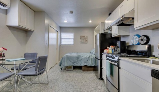 [NE 5th G]Near to OUHSC Hospitals-Garage Studio, In a newly renovated house.
