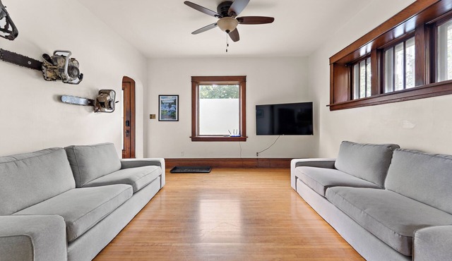 NE Arts/BrewHouse; Amazing location, hot-tub, pool table, local art