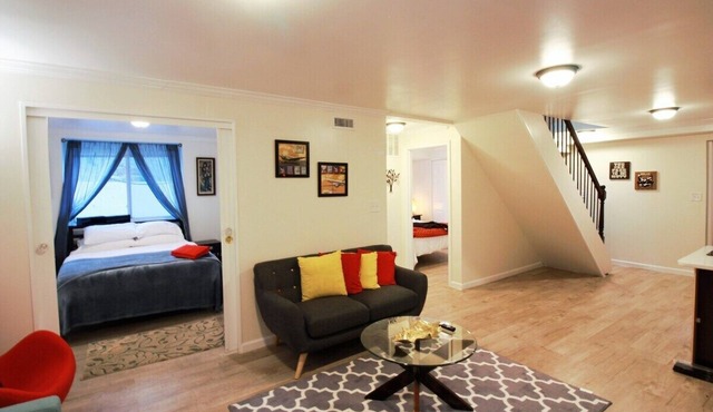 NE DC LUX 2BR New Stylish Modern Sunny lowerApt