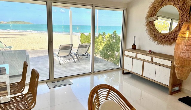 Nettlé Bay Beautiful 2-rooms apartment 4 sleeps, pools tennis fabulous sea view