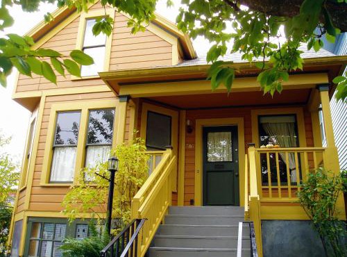 NE Portland Oregon Modern Victorian Duplex