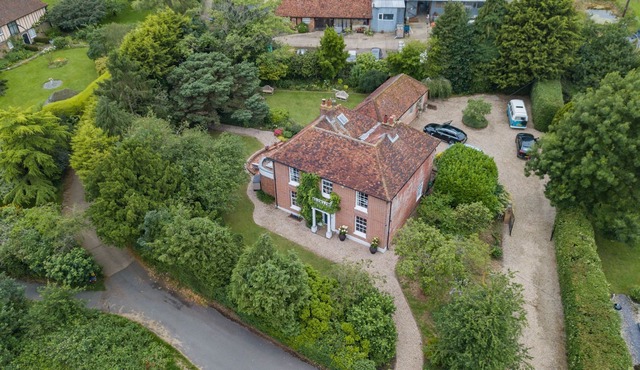 Neals Place - outdoor pool, large family house, city views