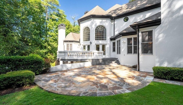 Near Airport 9 bedroom + 2 Dens with Pool,Movie Theater, Gym, Small wedding