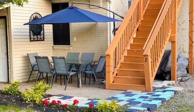 Near Airport & Major Attractions, 5Mi Downtown, Comfy Loft