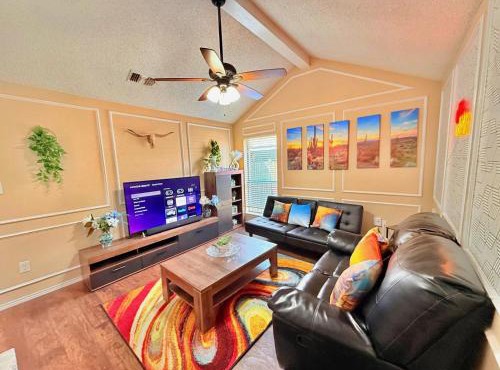 Near AT&T Stadium, UTA, Globe Life, Six Flags, DFW Airport, American Airlines Center with Games and Crib