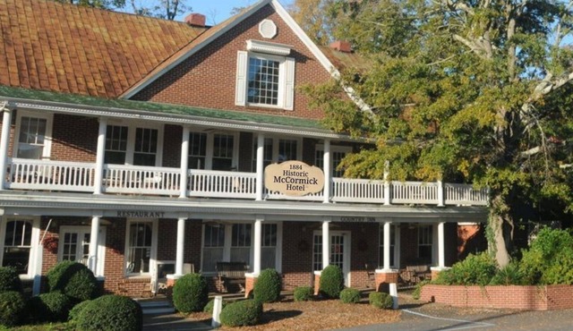 Near Augusta: Experience Historic Hotel Charm, Boutique Country Luxe-8 bedrooms