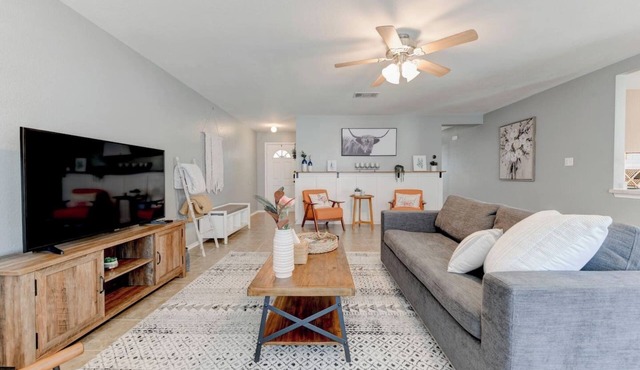 Near Austin | King Beds & Pet-Friendly Home