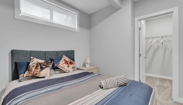 Near Banff: Spacious 1 Bedroom Suite Private Entry