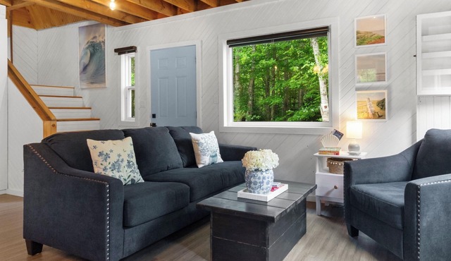 Near Basin Head and Singing Sands Beaches! Forget-Me-Not Cottage in PEI