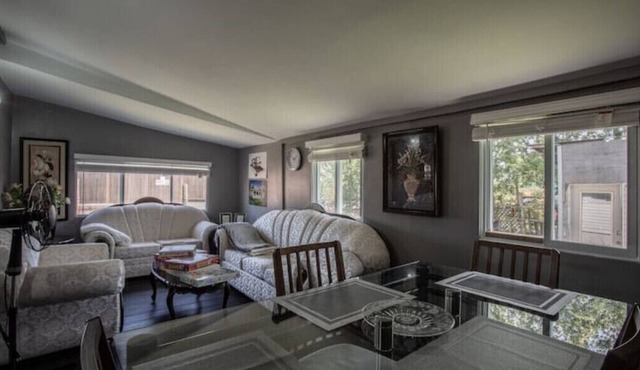 NEAR BATAWA SKI HILL/BY THE RIVER 5 BEDS + Riverview King Bed Homen