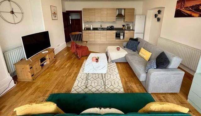 Near Beach 3 BR Apartment