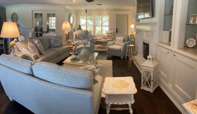 Near Beach Luxury Seaside Cottage on Moorings Golf Course