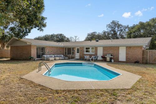 Near Beach Private Pool Fenced Yard Stepfree