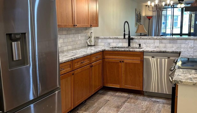 Near Beaches & Outdoor Activites! Relaxation and Fun! 2 BR/BA/LR & KITCHEN