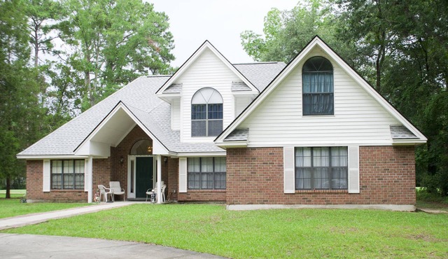 Near Beaufort, Port Royal, Parris Island, Hunting Island, & Golf!