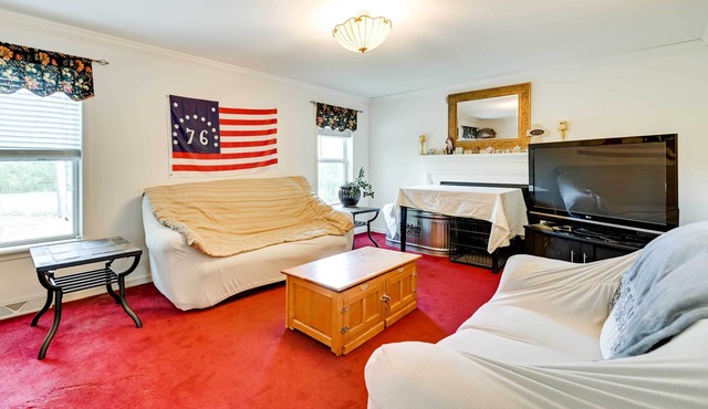 Near Belmont Stakes, State Park! Ballston Spa Home