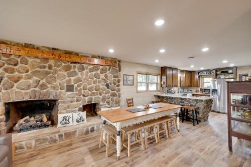 Near Blue Mountain Lake and ATV Trails Cabin Escape