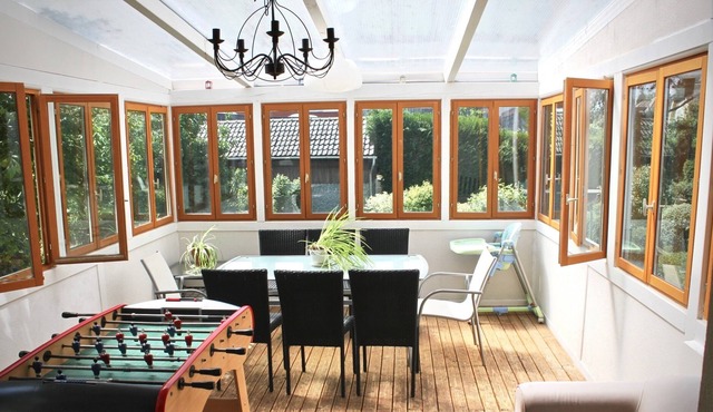 Near Canal 8 people, ideal for visiting the Alsace + 8 bikes, table tennis