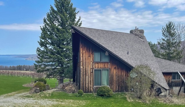 Near Canandaigua Lake: Retro Cabin w/Deck & Views
