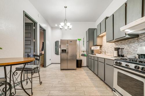 Near Casino & Shops: Cozy Apt in West El Paso!