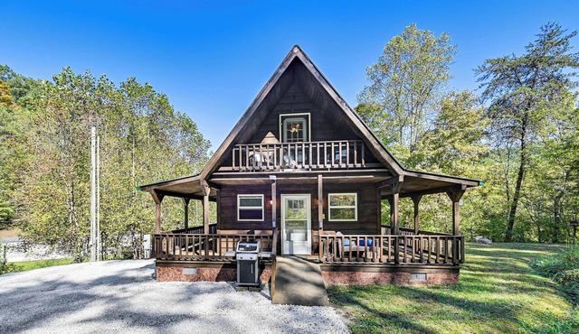 Near Cave Run Lake: Cabin w/Porch & Yard!
