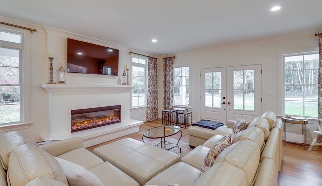 Near Chesapeake Bay: Home w/Hot Tub, Yard Games!