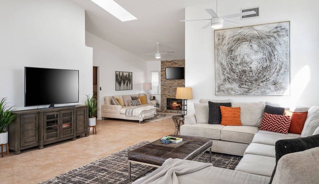 Near Coachella Private Home | Walk to Tennis Gardens | Pool & Spa Paradise | Ideal for Entertainment