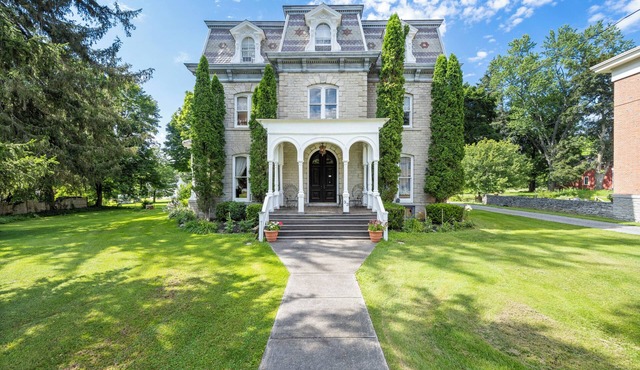 Near Cooperstown – 10-BR Mansion w/Private Chef Meals & Team Party Allowed