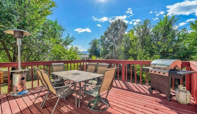 Near COS Airport Game Room Pool Table BBQ Yard Fun