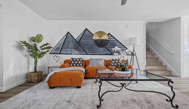Near CTOA: Spacious Stylish and Comfort Retreat
