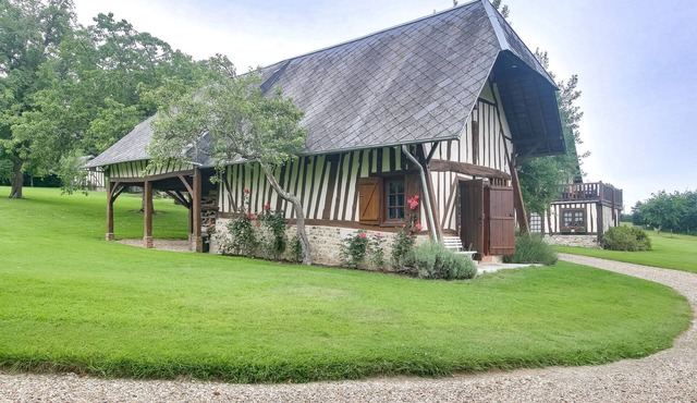 NEAR DEAUVILLE TYPICAL HOUSE NORMANDE 6 PEOPLE ACCESS BEACH CAB