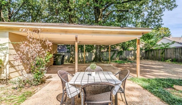 Near Dining, Shopping, Parks! Tranquil Fox Trails