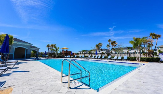 Near Disney Deluxe Room A