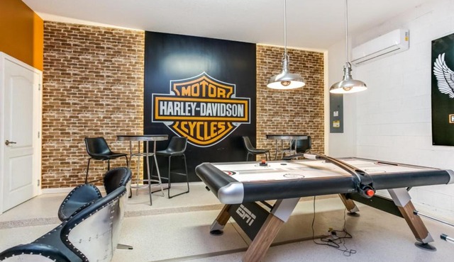 Near Disney World Luxury Water Resort - Large Pool Homes Just 7 Miles To Disney