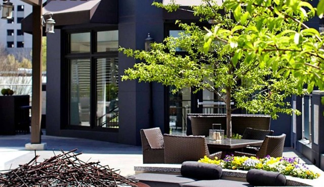 Near Downtown Atlanta | Pet-friendly. Gym. Dining