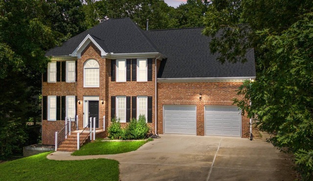 Near Downtown Cary and Raleigh - 5 room King beds, walking distance to Bond Park