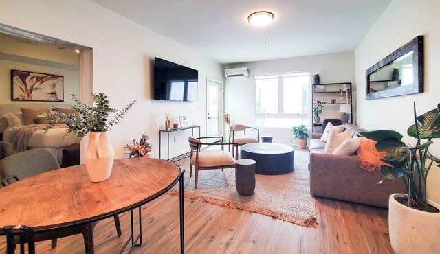 Near downtown Columbus with WiFi, AC, fitness room, restaurants, and parks.