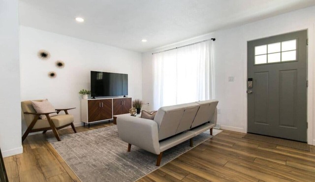 Near Downtown Denver | Huge Home | Two Kitchens