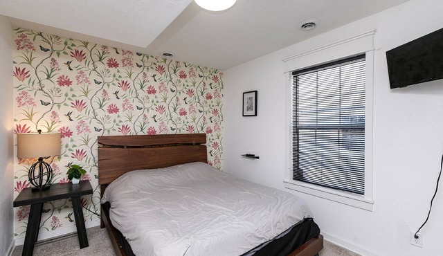 Near Downtown ~ Fun backyard ~ Pet Friendly ~ 3 BDRM