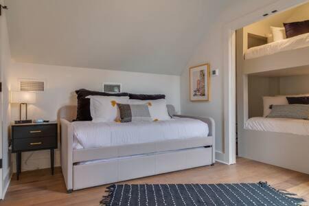 Near Downtown Gem - Rooftop, Garage & Walk To It All!